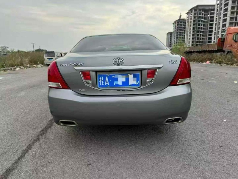 桂林12年丰田皇冠9