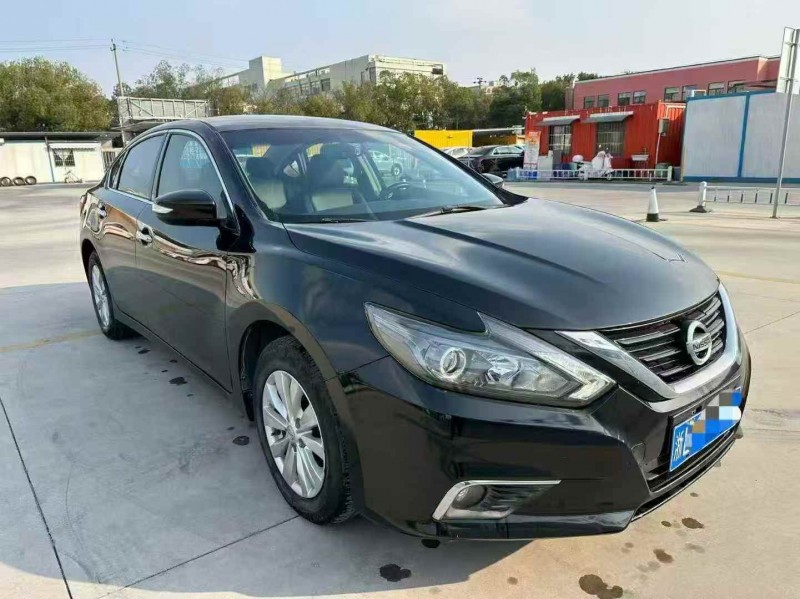 嘉兴18年日产天籁3