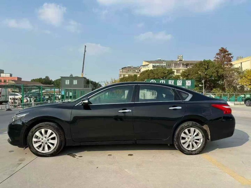 嘉兴18年日产天籁8