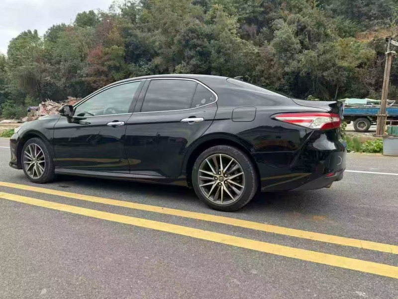 呼和浩特21年丰田凯美瑞5