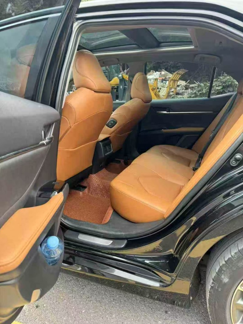 呼和浩特21年丰田凯美瑞8