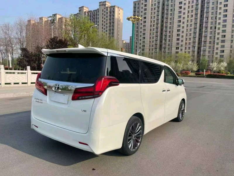 徐州17年丰田埃尔法3