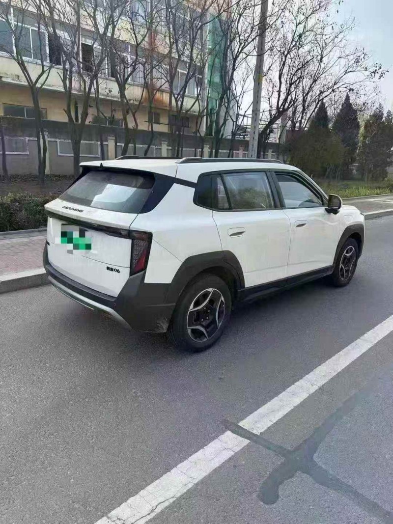 济宁25年东风纳米7