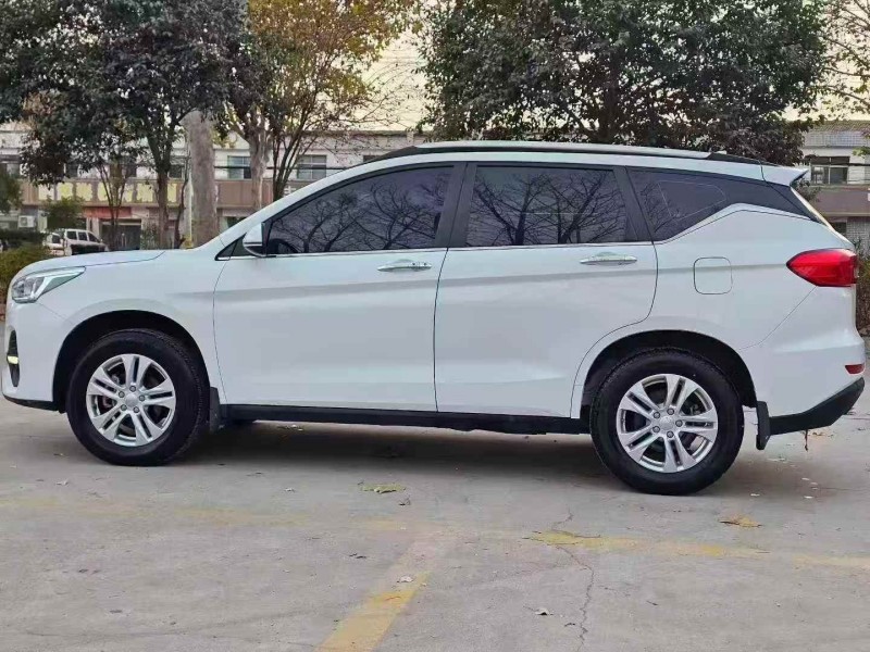 济宁21年哈弗M63