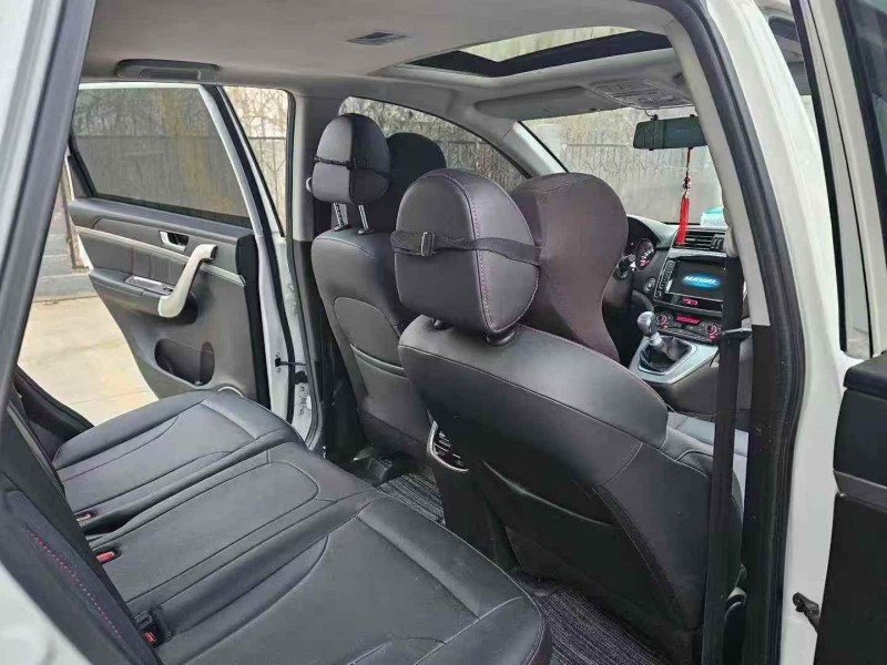 济宁21年哈弗M64