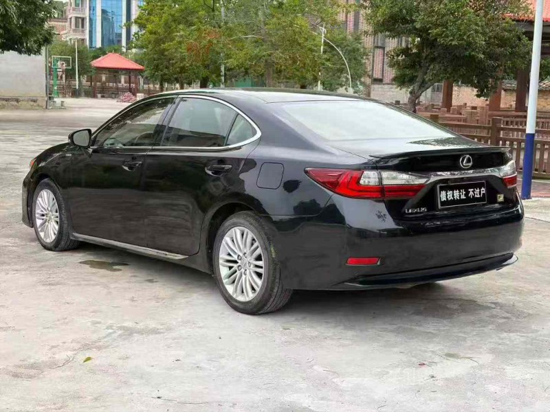 茂名16年雷克萨斯ES8