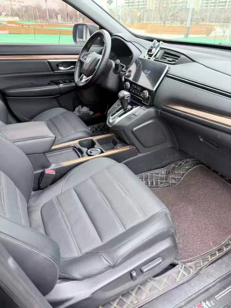 呼和浩特17年本田CRV7