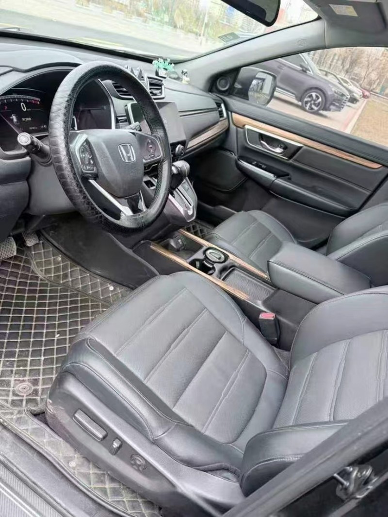 呼和浩特17年本田CRV9