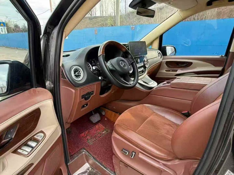 淄博18年奔驰威霆5