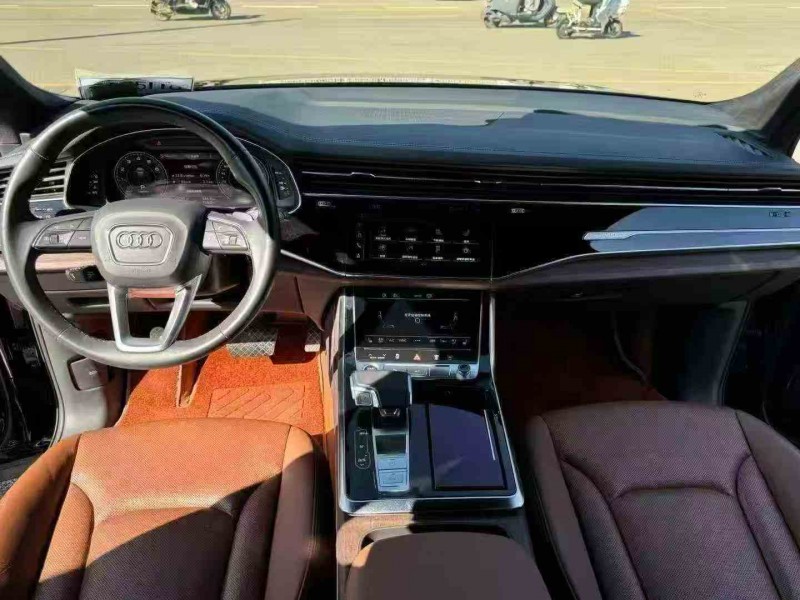 保山23年奥迪Q75