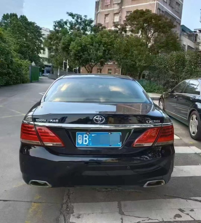 深圳13年丰田皇冠9