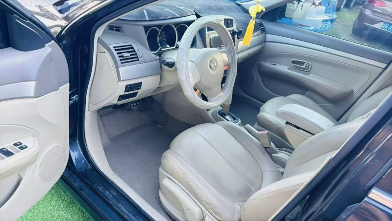 广州13年日产轩逸3