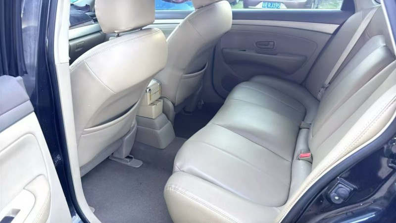 广州13年日产轩逸5