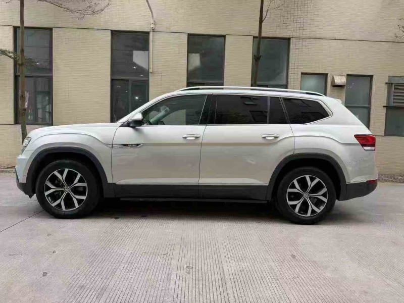 深圳20年大众途昂8