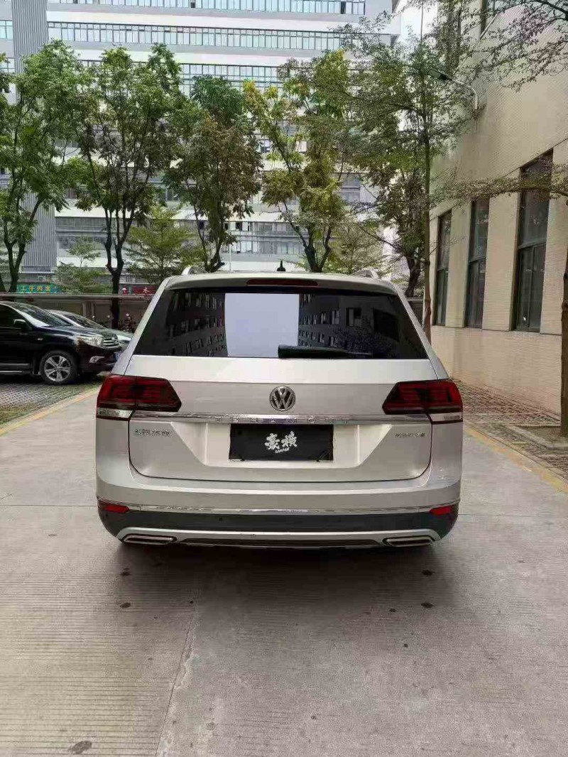 深圳20年大众途昂9