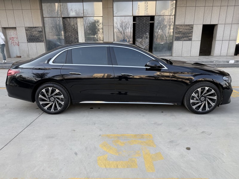 济宁25年奔驰E8