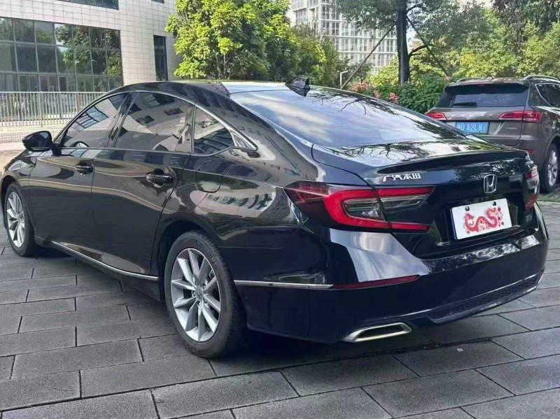 佛山22年本田雅阁8