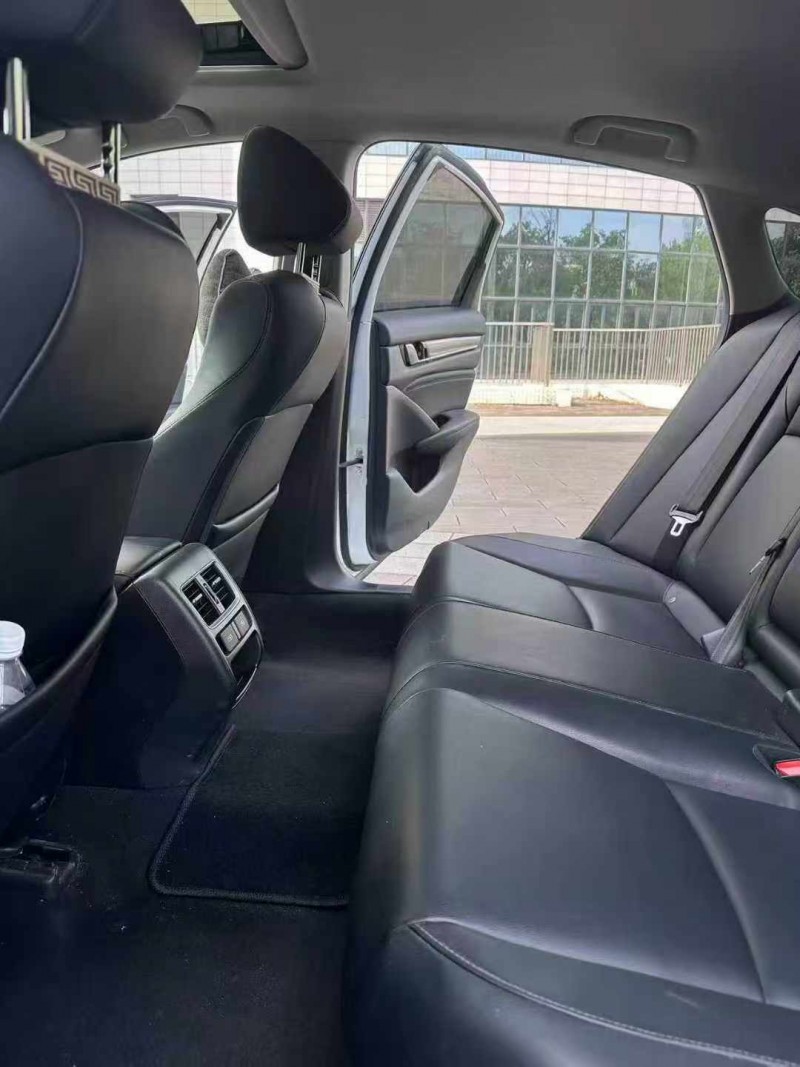 佛山22年本田雅阁6