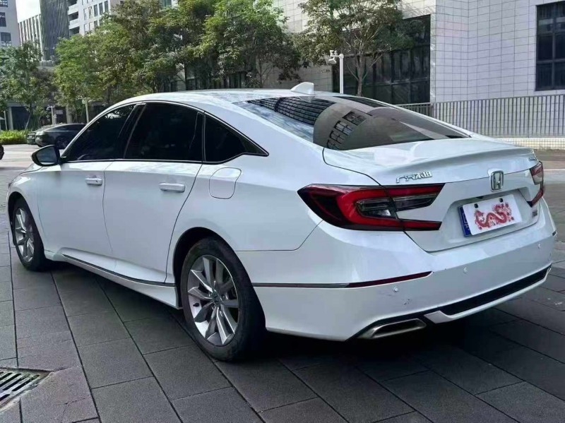 佛山22年本田雅阁8