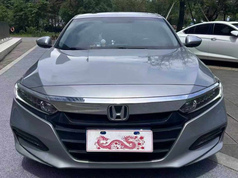 佛山19年本田雅阁1