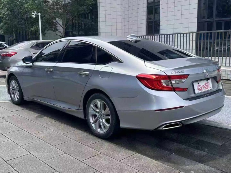 佛山19年本田雅阁8