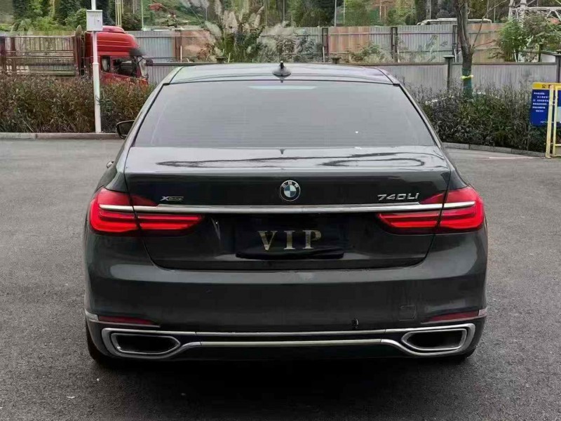 重庆17年宝马7系9