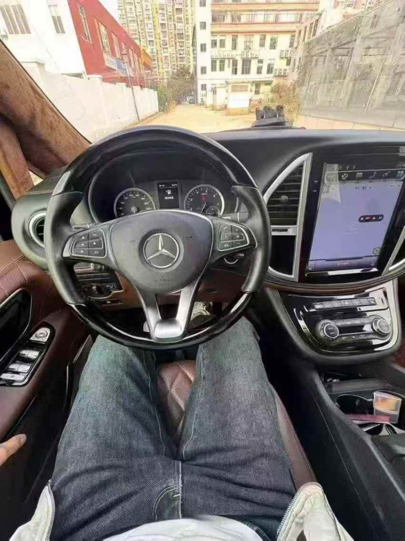 景德镇21年奔驰威霆4