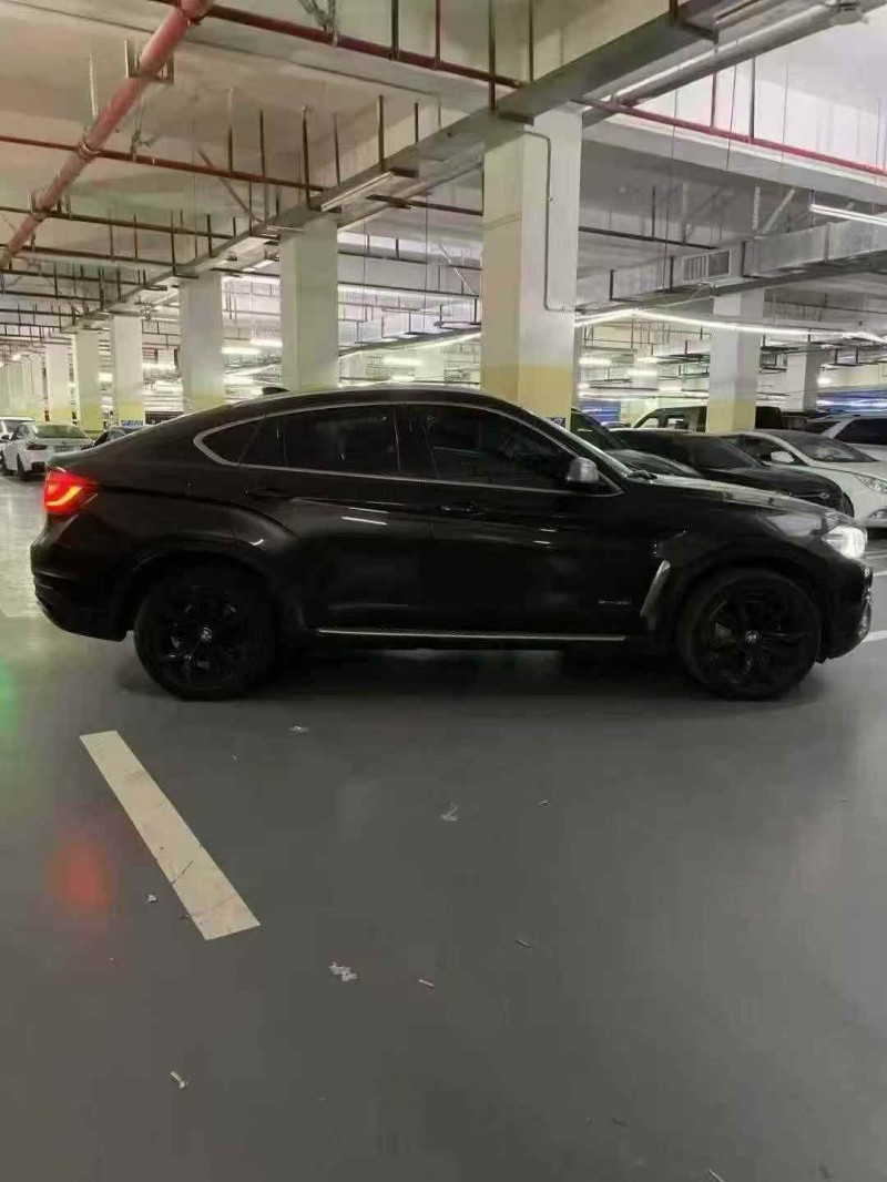 重庆18年宝马X68