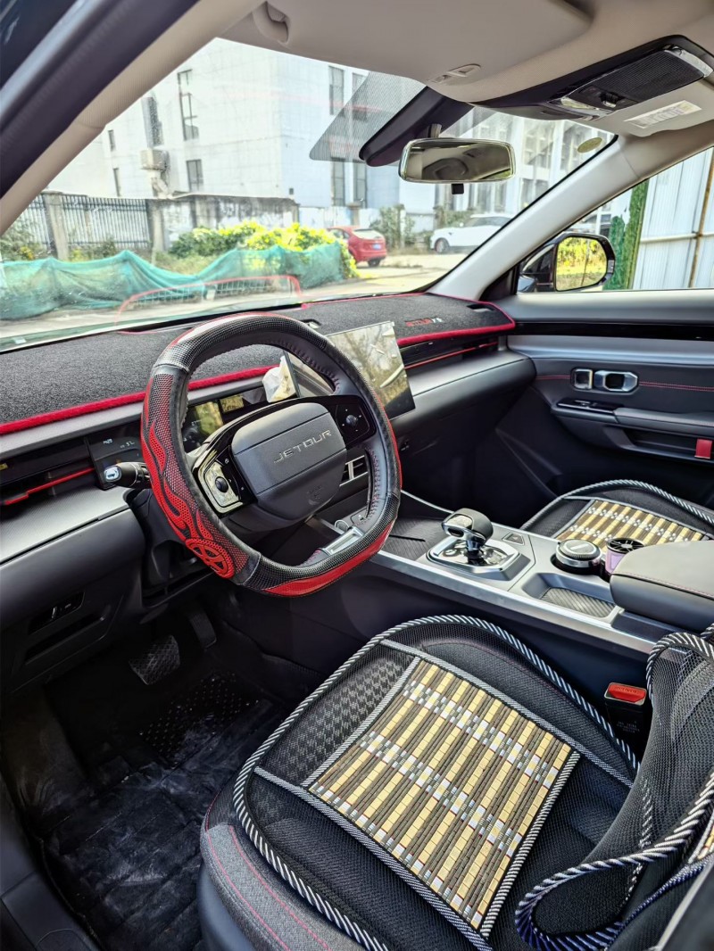 绍兴25年奇瑞捷途3