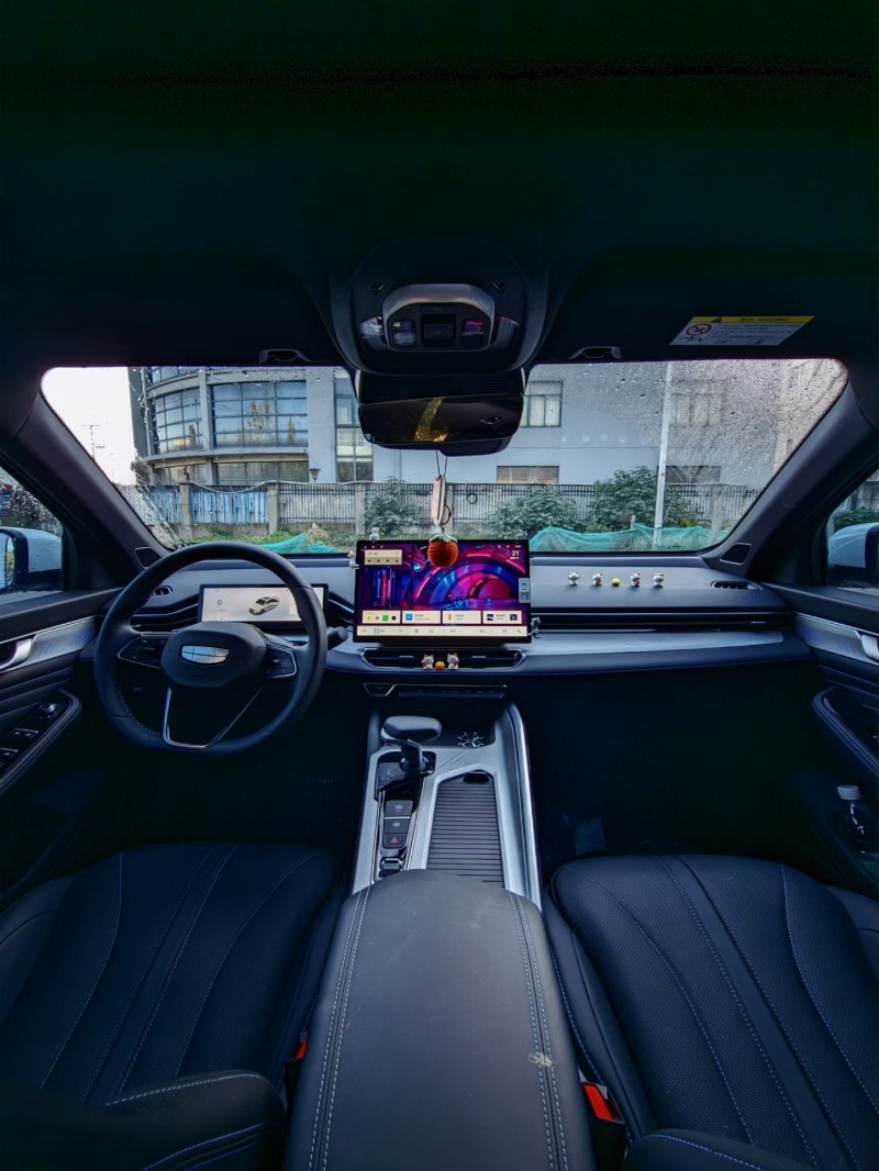 绍兴25年吉利星瑞5