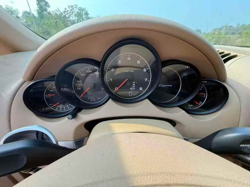 邵阳15年保时捷卡宴5