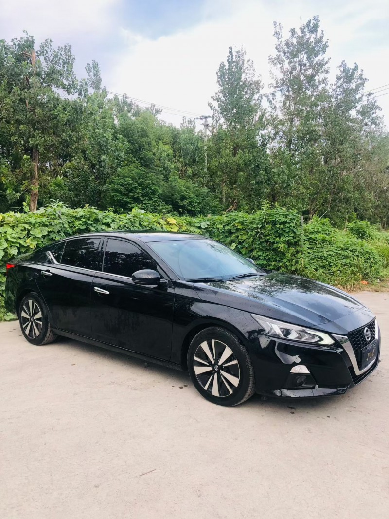 绍兴21年日产天籁2