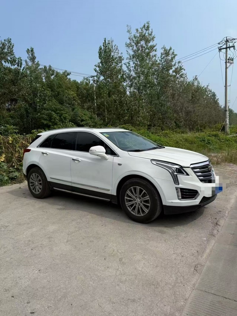 绍兴17年凯迪拉克XT52