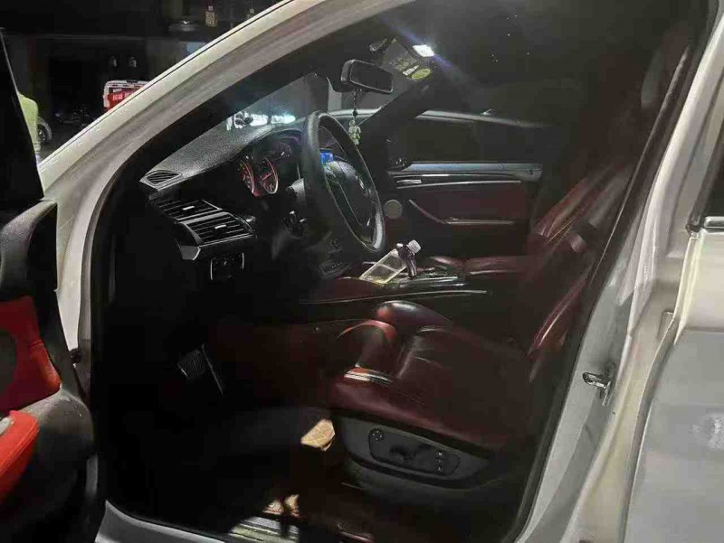 延安09年宝马X64