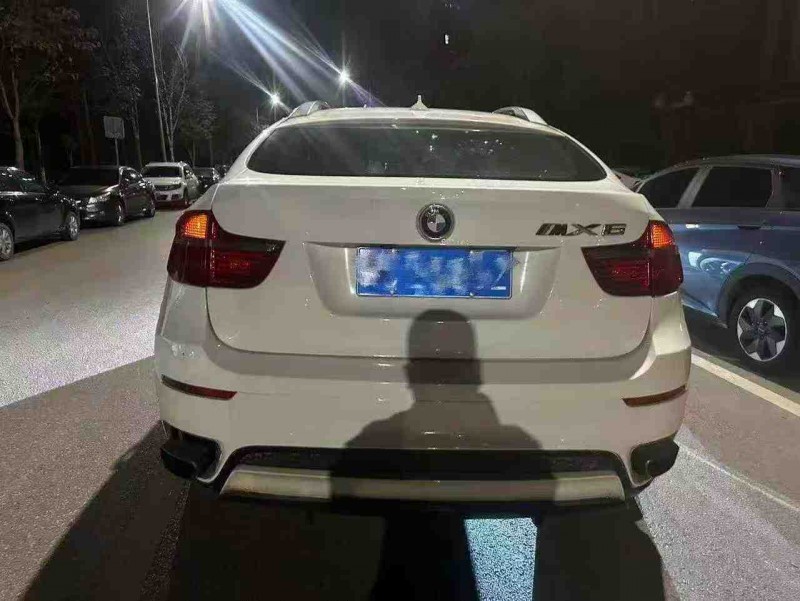 延安09年宝马X68