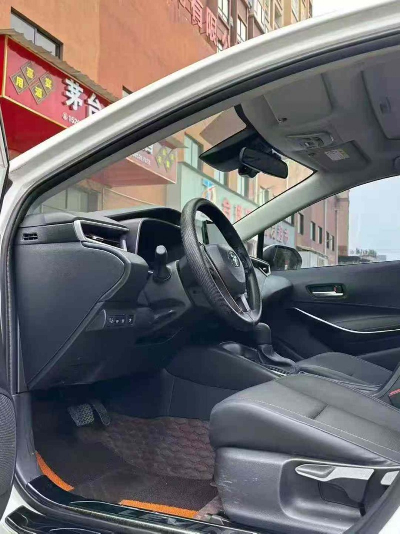 安顺23年丰田雷凌4