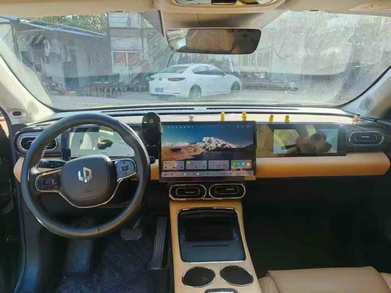 衡阳24年零跑汽车C114