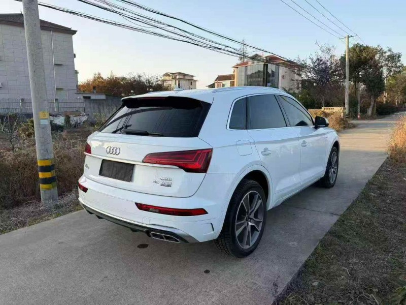 绍兴23年奥迪Q58