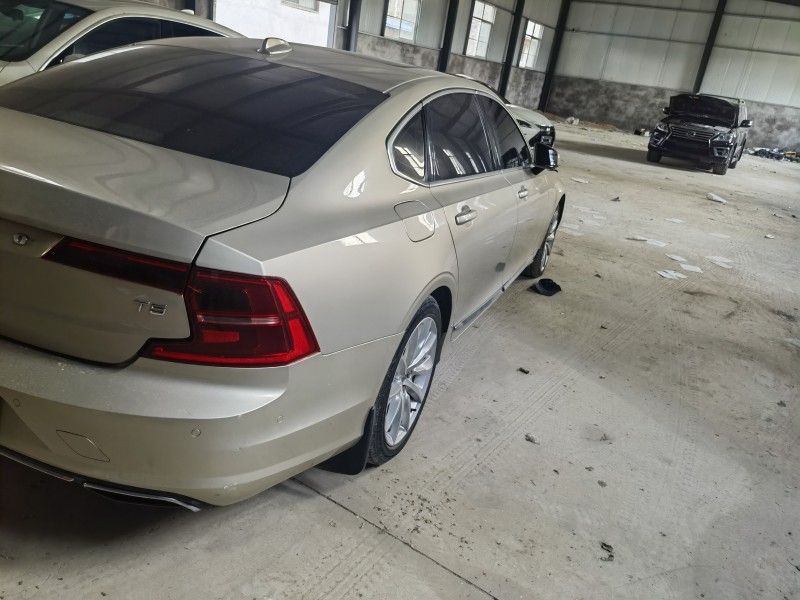 枣庄17年沃尔沃S904