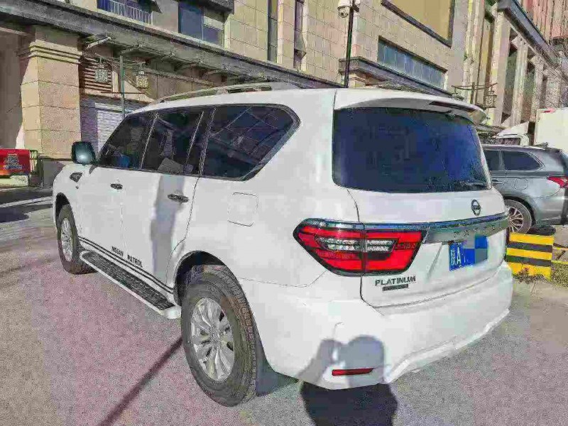 渭南17年日产途乐7