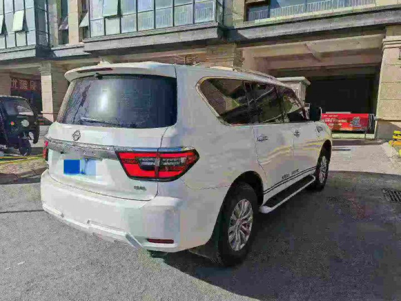 渭南17年日产途乐8