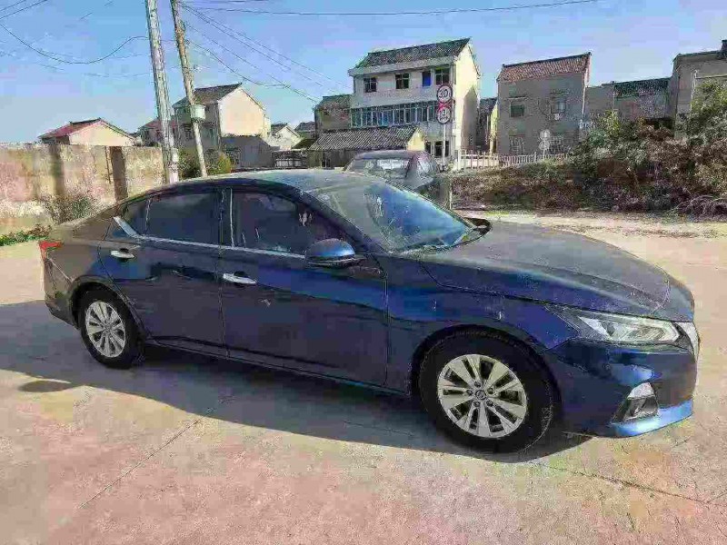 无锡20年日产天籁2