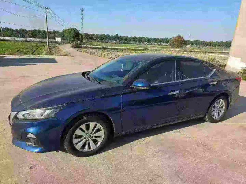 无锡20年日产天籁3