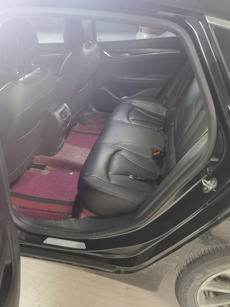 枣庄20年别克君越6