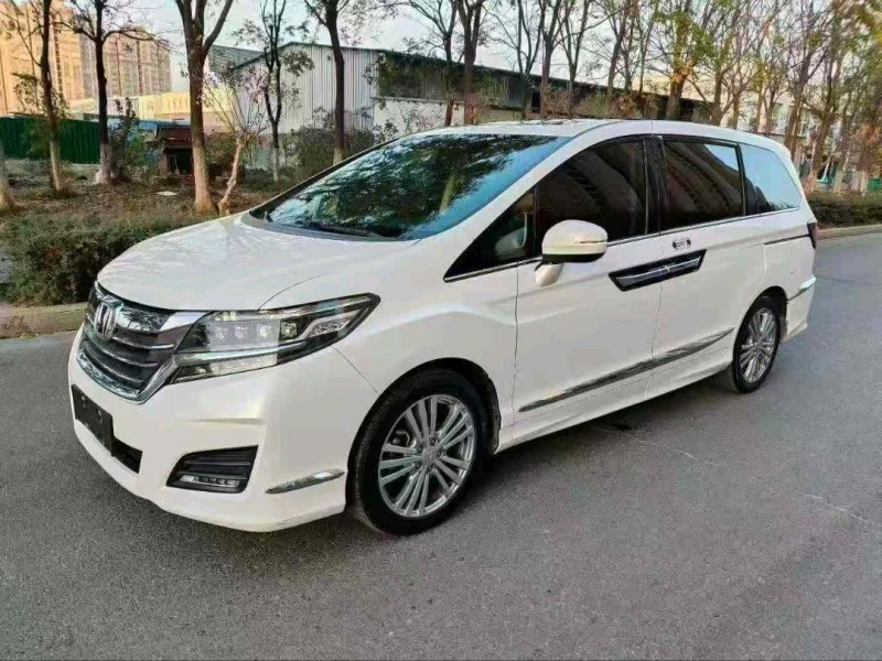 苏州19年本田艾力绅3