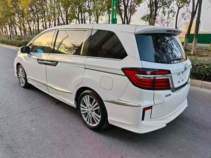 苏州19年本田艾力绅8