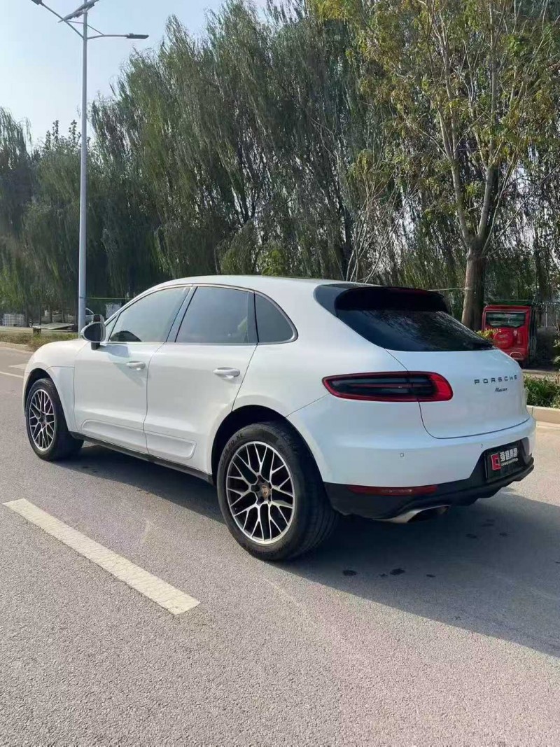 東營15年保時捷Macan5