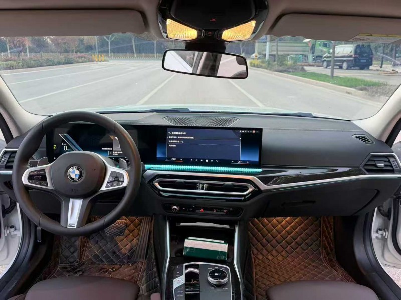 济南24年宝马3系9