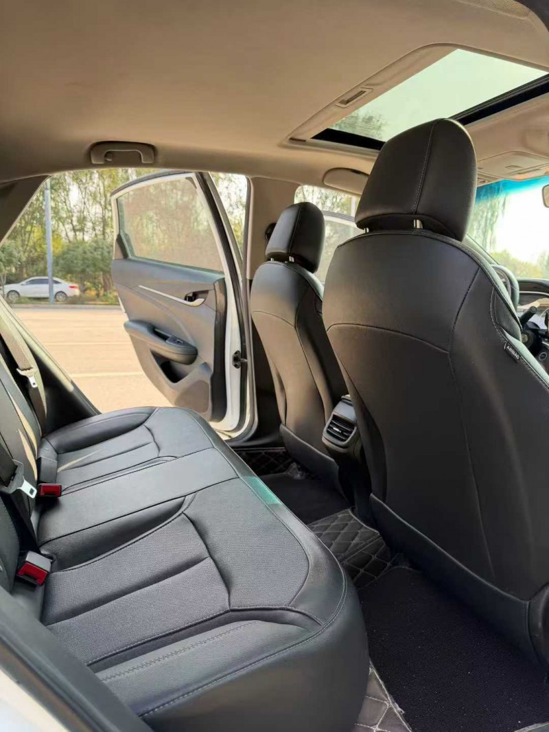 济宁23年别克英朗7