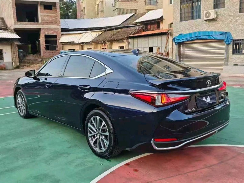 深圳23年雷克萨斯ES7